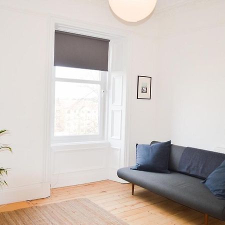 Modern 1 Bedroom Flat In The Heart Of Единбург Екстериор снимка