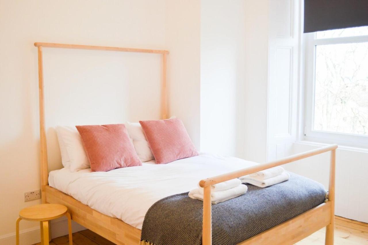 Modern 1 Bedroom Flat In The Heart Of Единбург Екстериор снимка