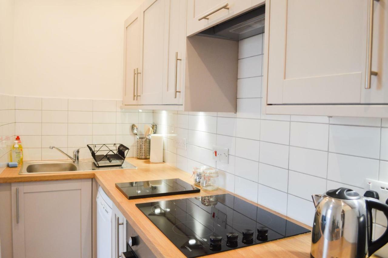 Modern 1 Bedroom Flat In The Heart Of Единбург Екстериор снимка